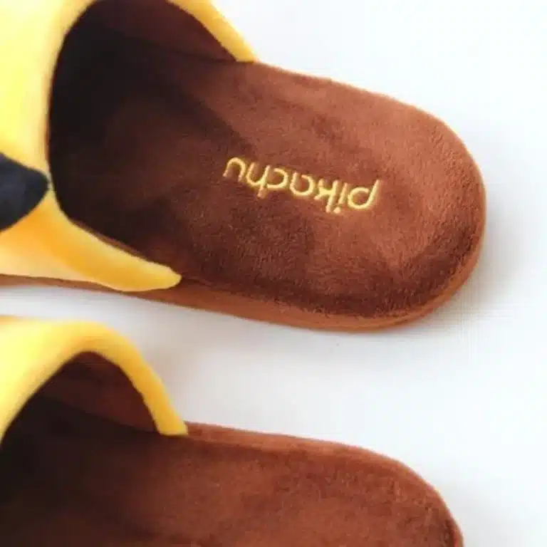 Chausson Pikachu Adulte 3