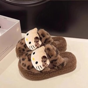 Pantoufles Hello Kitty Léopard