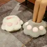 Pantoufle Géante Patte de Chat 3