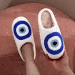 Pantoufle Oeil Bleu 6