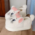 Pantoufles Marie Disney 4