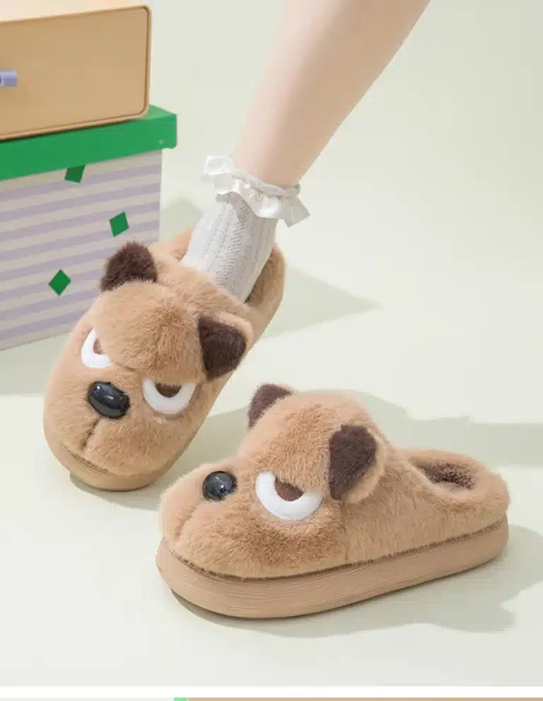 Pantoufles Chien Qui Boude 5