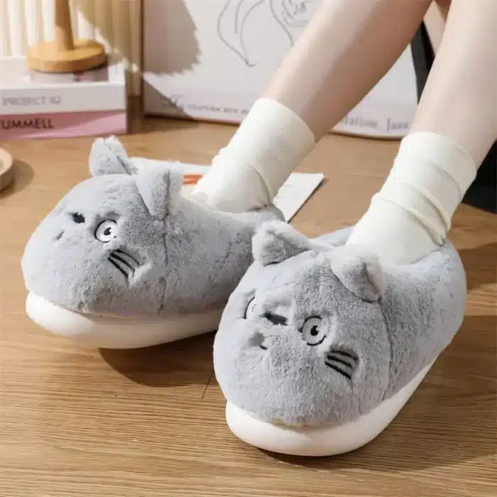 Hiver maison dessin animé floue pantoufle chaud Panda grenouille fourrure en peluche intérieur femmes maison chaussure thermique fourrure plat tongs drôle femme 1