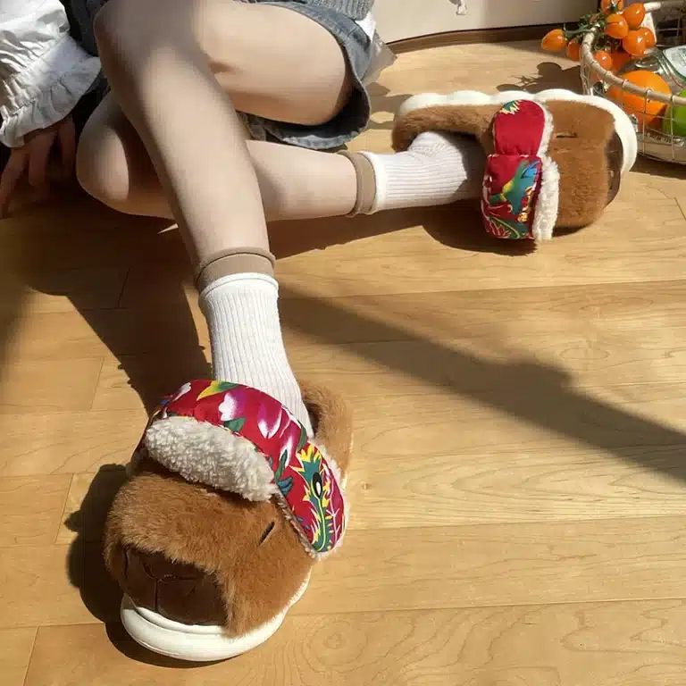 Pantoufles Capybara Chapka 2