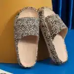 Claquettes Léopard Femme 1