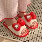Pantoufles Eté Hello Kitty Avec Gros Noeud Rouge 1