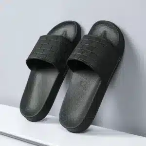 Claquettes À Carreaux Noirs 1
