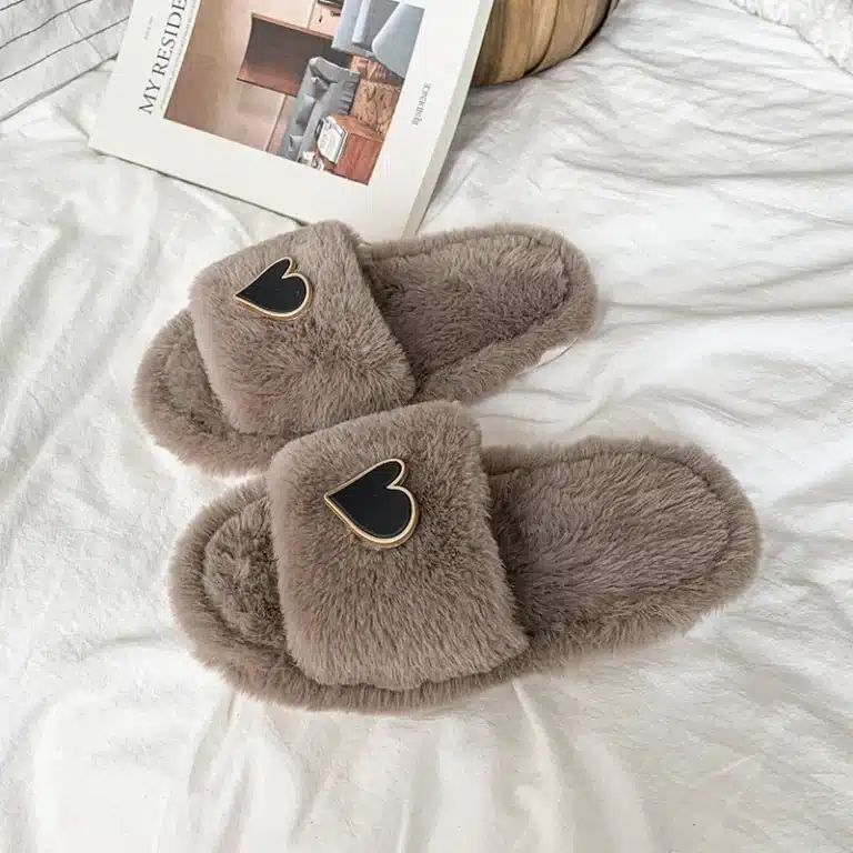 Chaussons Ouverts Avec Coeur 9