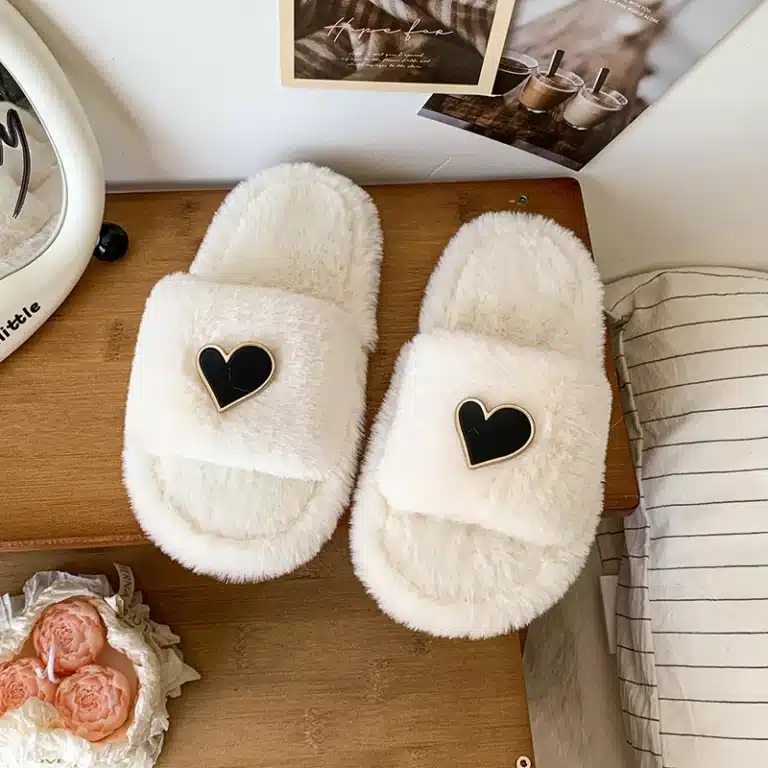 Chaussons Ouverts Avec Coeur 11