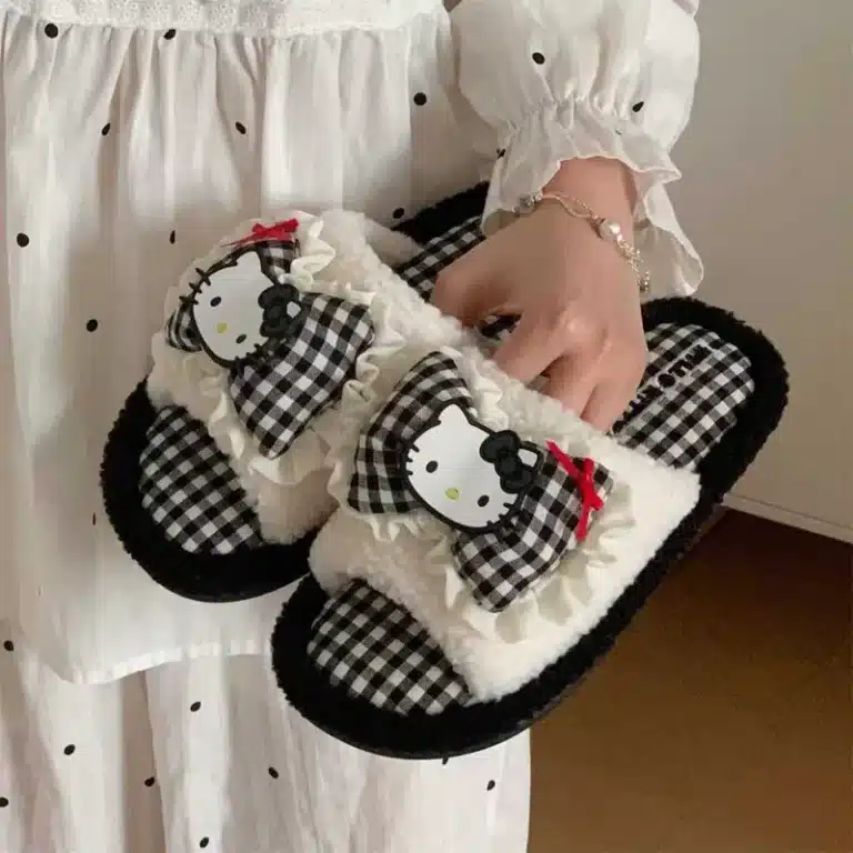 Pantoufles Ouvertes Hello Kitty Fourrure Et Petit Noeud 3