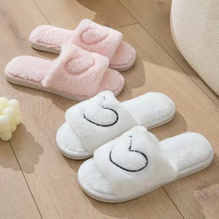 Pantoufles Stylées Avec Coeur 4