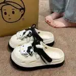 Sabots imprimés Hello Kitty, sandales creuses respirantes à motif de dessin animé mignon, légers et antidérapants, pour le jardin et la plage, pour femmes, usage quotidien 4