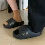 Claquettes Chat Noir Qui Boude 4