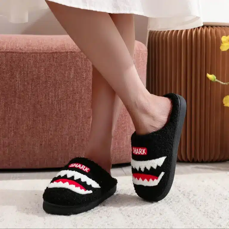 Chaussons Brodés Dents De Requin 5