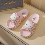 Claquettes Hello Kitty Avec Petits Coeurs 1