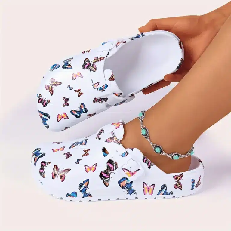 Sabots Blancs Avec Papillons 1