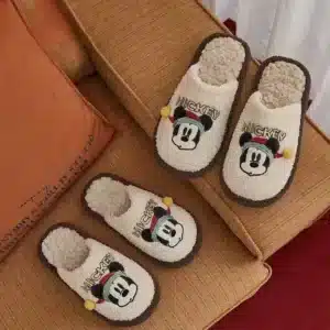 Pantoufles Mickey Mouton 1