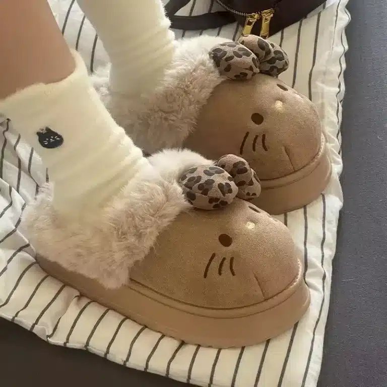 Pantoufles Hello Kitty Sabots Fourrés 3