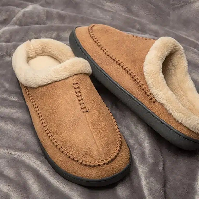 Chaussons pour hommes maison hiver intérieur en peluche chaussures chaudes fond épais en peluche imperméable en cuir maison pantoufles homme daim coton chaussures 1