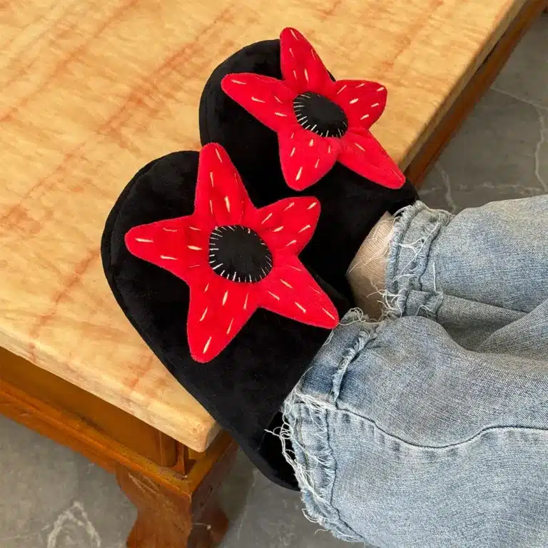 Pantoufles d'hiver en peluche pour femmes et hommes, chaussures d'intérieur à fleurs floues, chaussures simples, cadeaux de noël 2