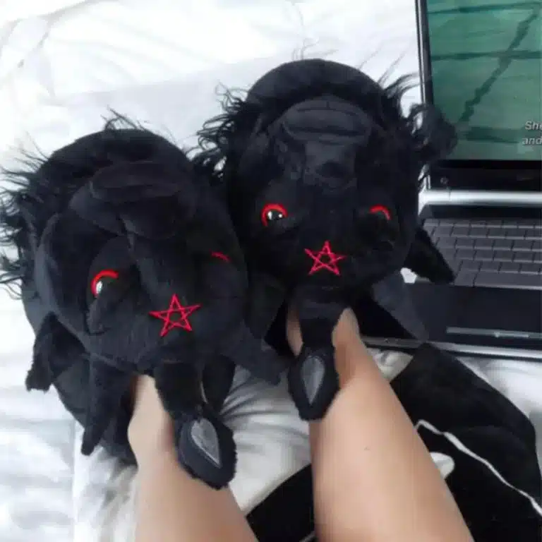Chaussons Démon Noir Gothique 1