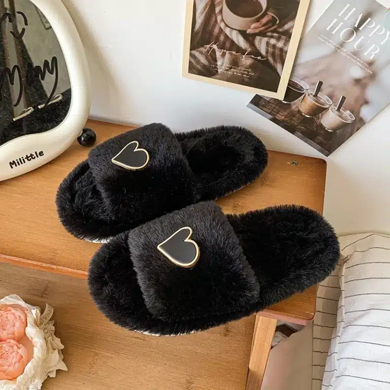 Chaussons Ouverts Avec Coeur 4
