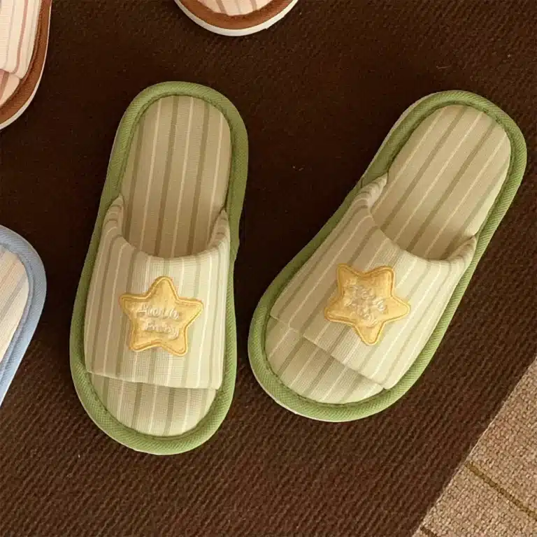 Chaussons Rayés Avec Étoile Femme 2