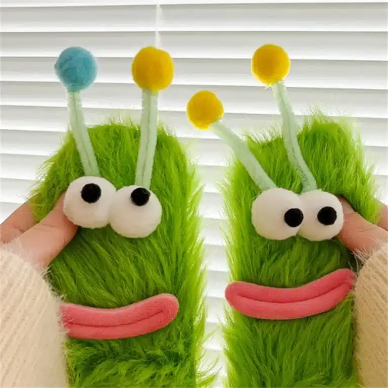 Chaussons Chaussettes Monstres Rigolos Avec Antennes 3