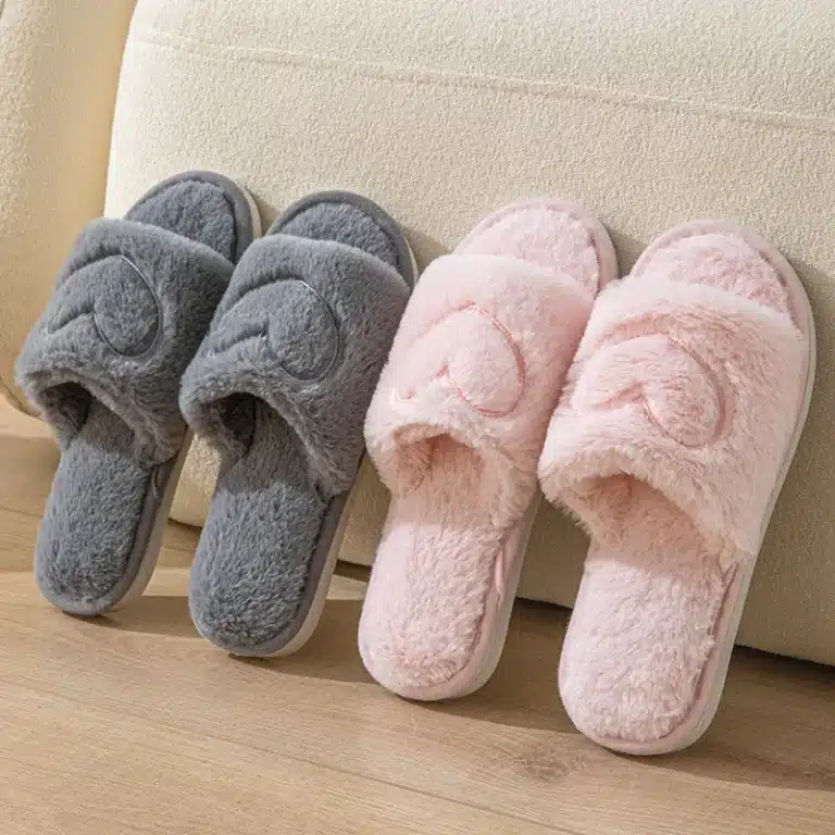 Pantoufles Stylées Avec Coeur 1