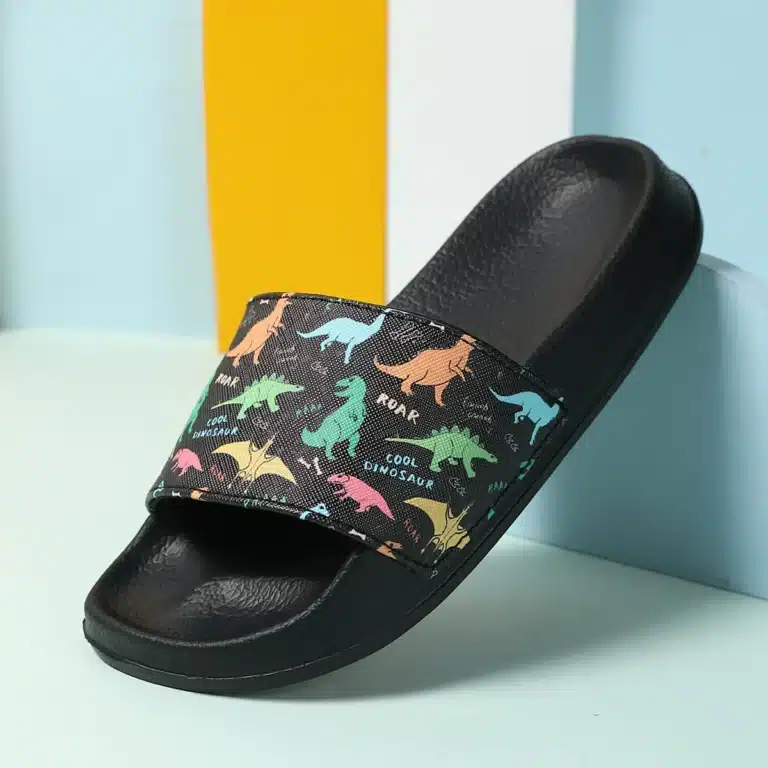Chaussons Noirs Dinosaure Enfant 2