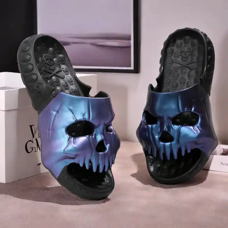 Claquettes Tête De Mort Brillante 1