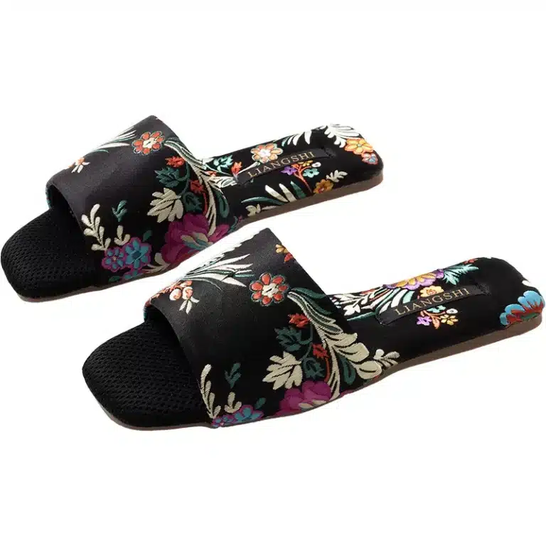 Claquettes Brodées Japonaises Fleuries 2