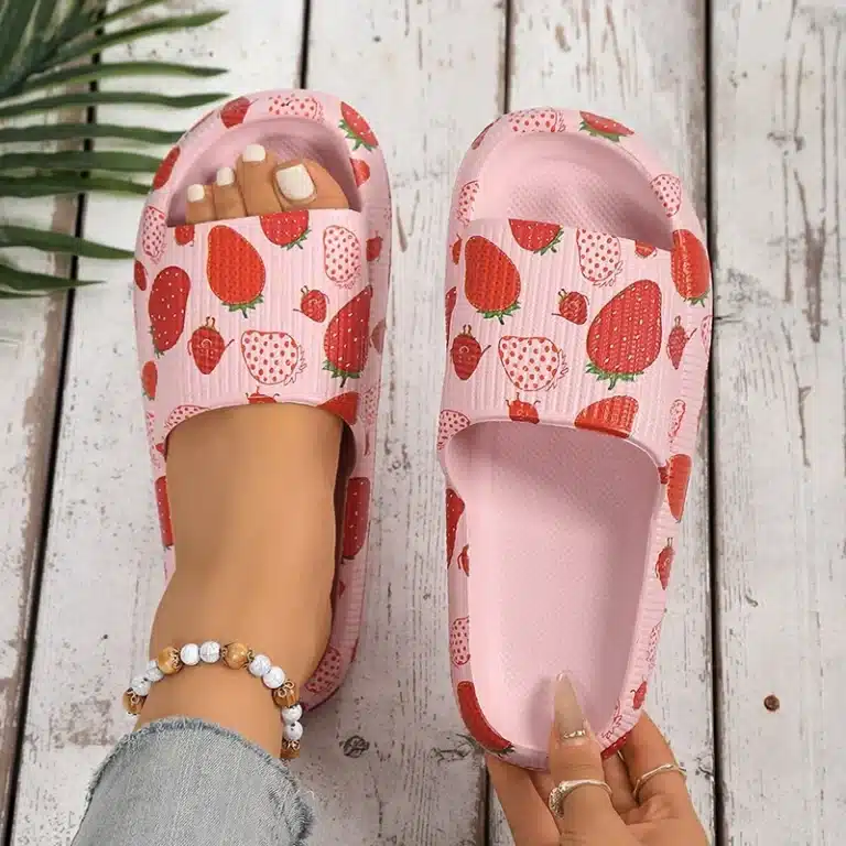 Claquettes Fraises Femme 1