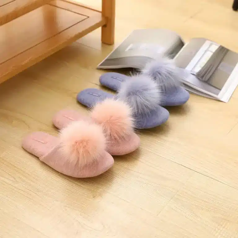 Pantoufles Pompon Peluche 4