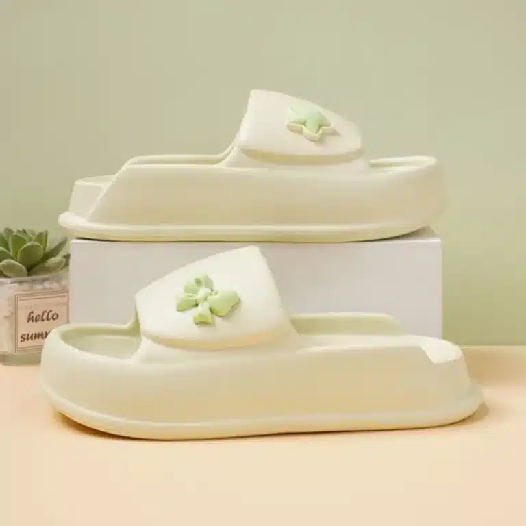 Claquettes Yeezy Minimalistes Avec Petit Noeud 3