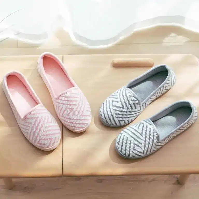 Nouvelles pantoufles thermiques antidérapantes pour femme, collection Printemps-Automne 2026, en tricot, pour la maison, semelle souple, chaussures d'intérieur 1
