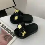 Claquettes Yeezy Pour Fille Avec Noeud 4