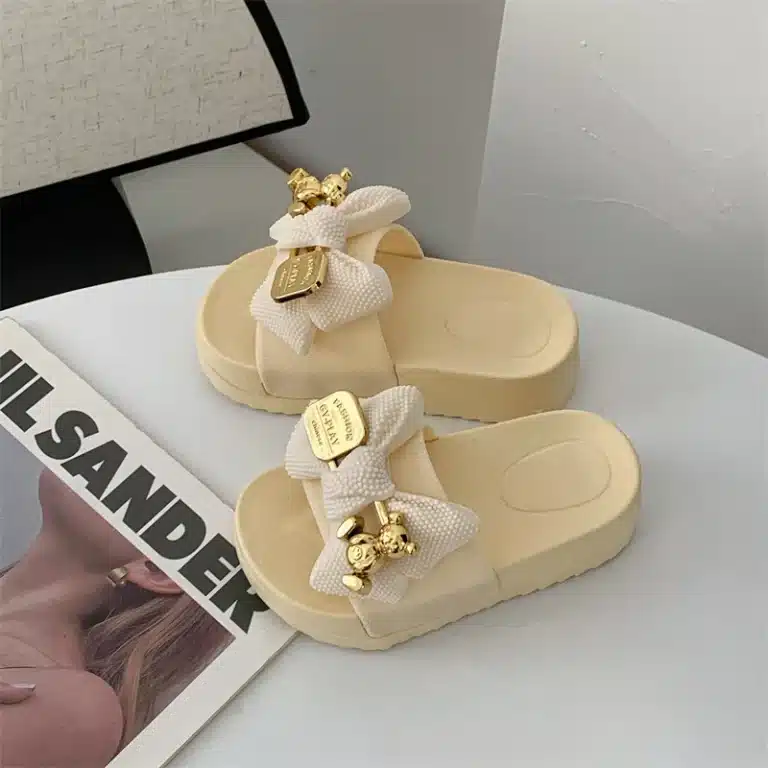Claquettes Yeezy Pour Fille Avec Noeud 3