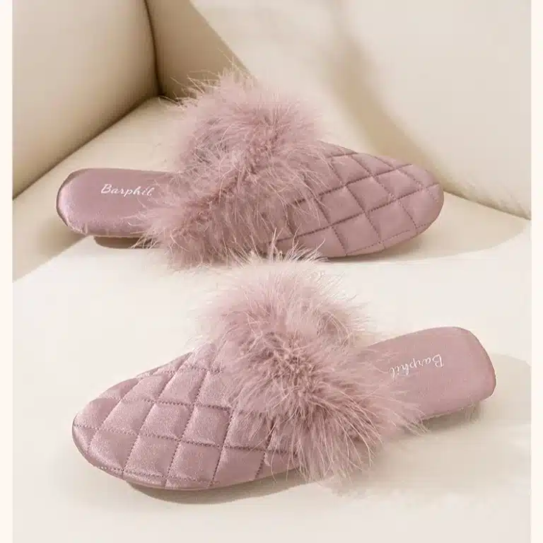 Pantoufles d'intérieur de Style chinois pour femmes, haut de gamme, plumes de dinde décorées, Satin brillant, silencieux, pantoufles chaudes pour la maison, nouvelle collection 7
