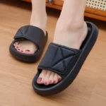 Claquettes Noires Homme Avec Scratch 5