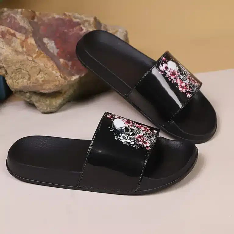Claquettes Noires Punk Femme 6