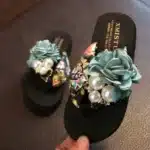 Tongs Noires Antidérapantes Avec Perles Et Fleurs 6