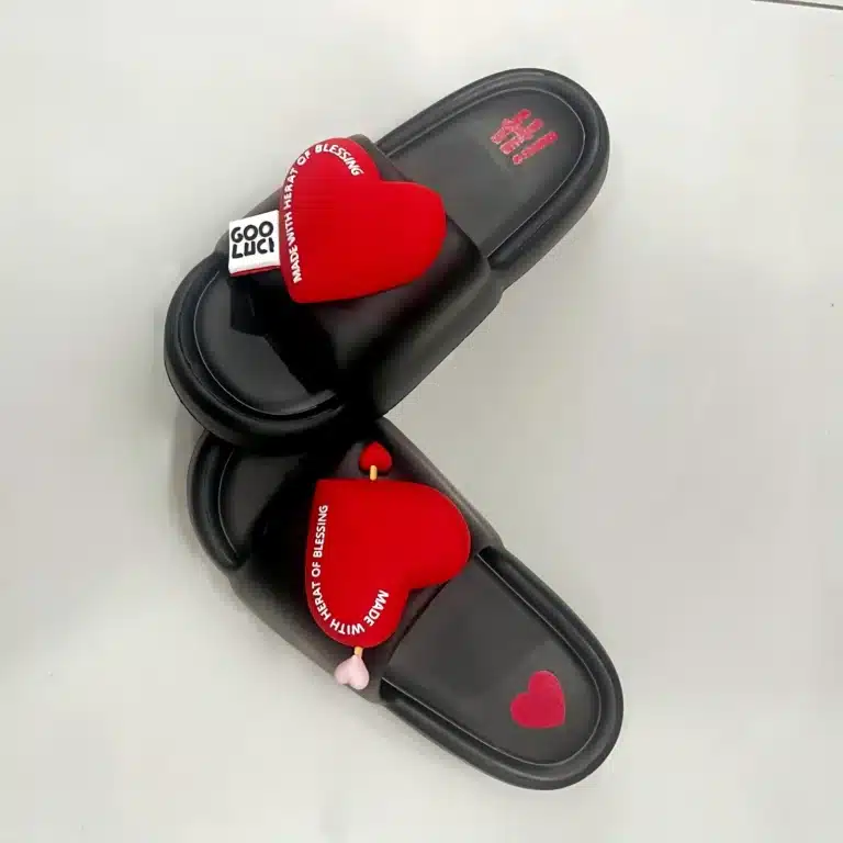Claquettes Chic Gros Coeur 2