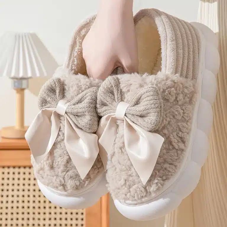 Chaussons Fermés Peluche Nœud Papillon 5