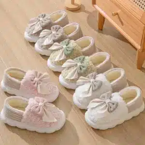 Chaussons Fermés Peluche Nœud Papillon 3