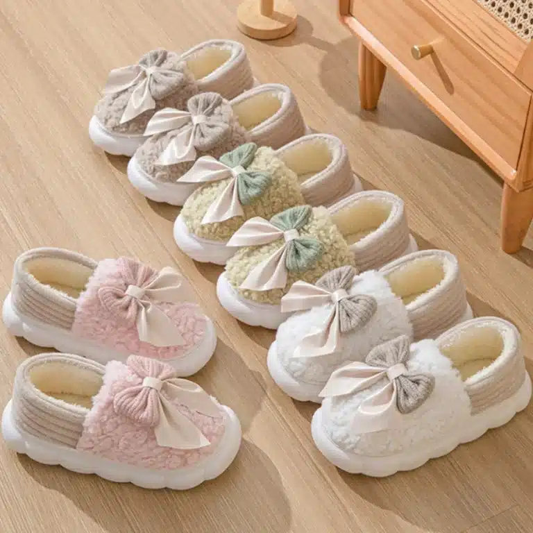 Chaussons Fermés Peluche Nœud Papillon 3