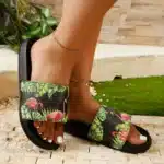 Claquettes Noires Flamant Rose 3