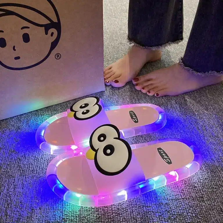 Claquettes Pingouin Lumineuses 3