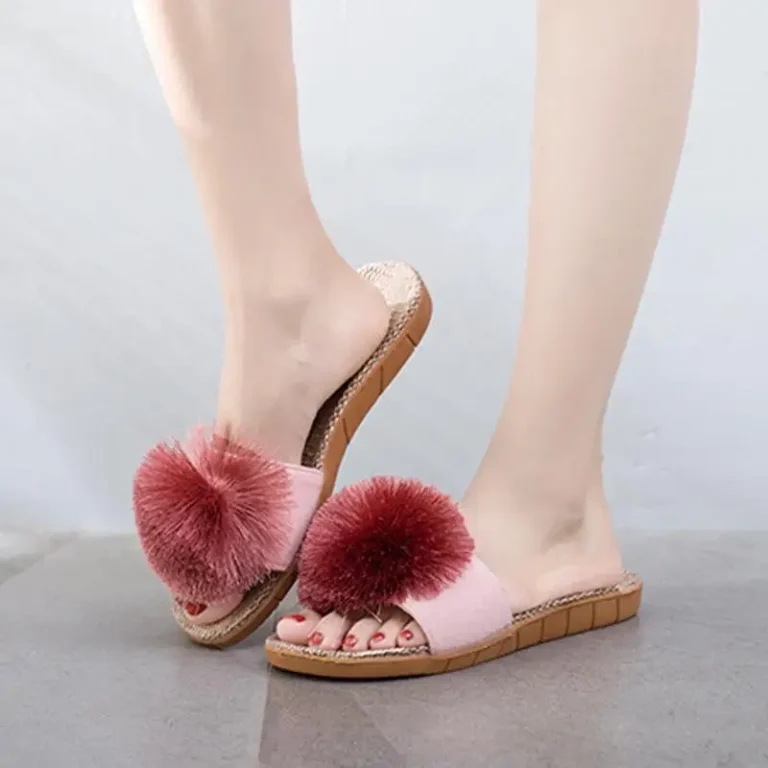 Claquettes Pompon Fourrure 5