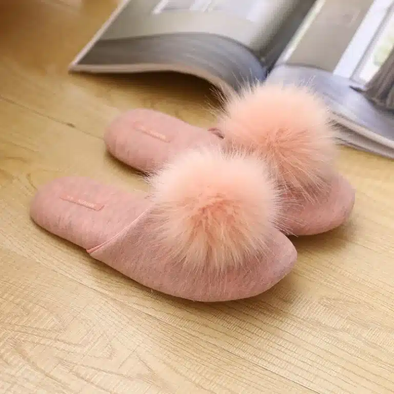 Pantoufles Pompon Peluche 5